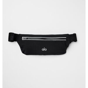 - ALO Yoga Stride Running Belt Bag